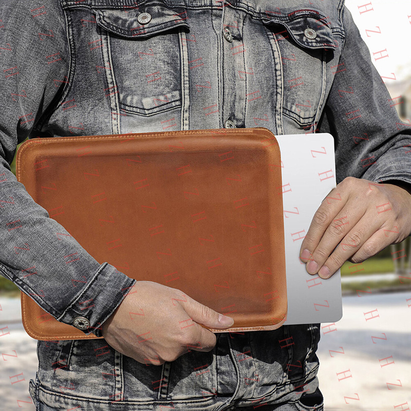Laptop Sleeve - حافظة لابتوب من الجلد الطبيعي من